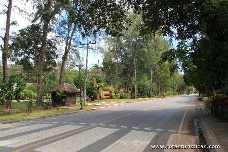 Avenida marginal de Ao Nang beach (Krabi/Tailand)
