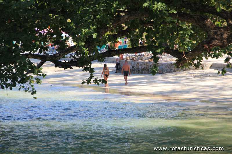 Ban Trai Trang Beach - Praias de Pa Tong  (Phuket / Tailand)