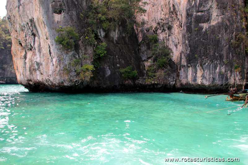 O azul das águas de Ko Phi Phi Don  (Phi Phi Islands / Tailand)