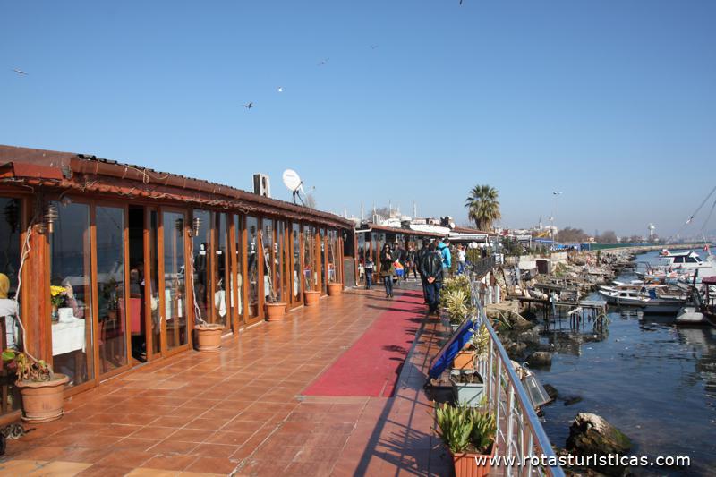 Restaurantes do mercado do peixe, Istanbul, Turkey
