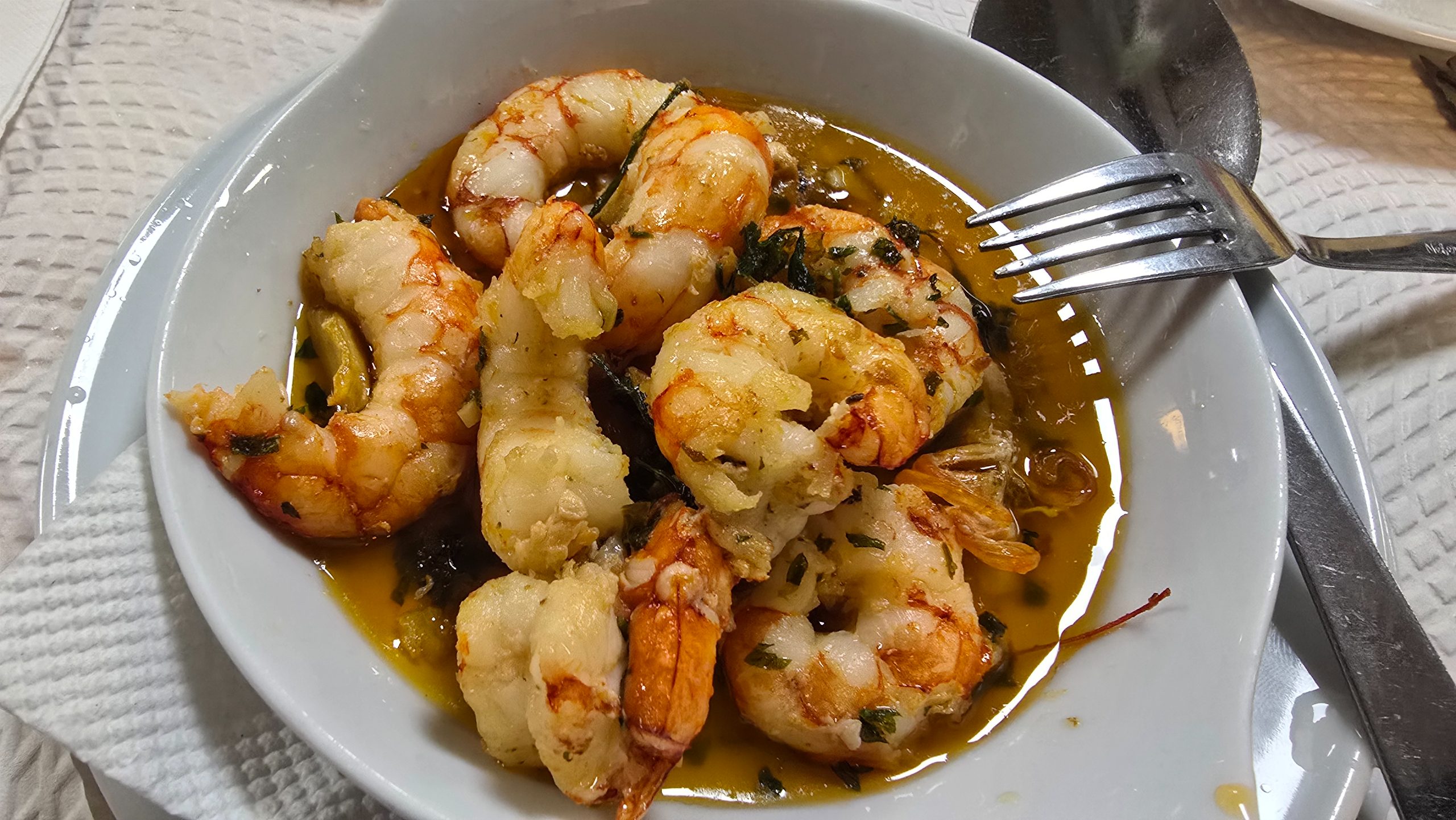 Jantando bem no Tapas em Monte Gordo