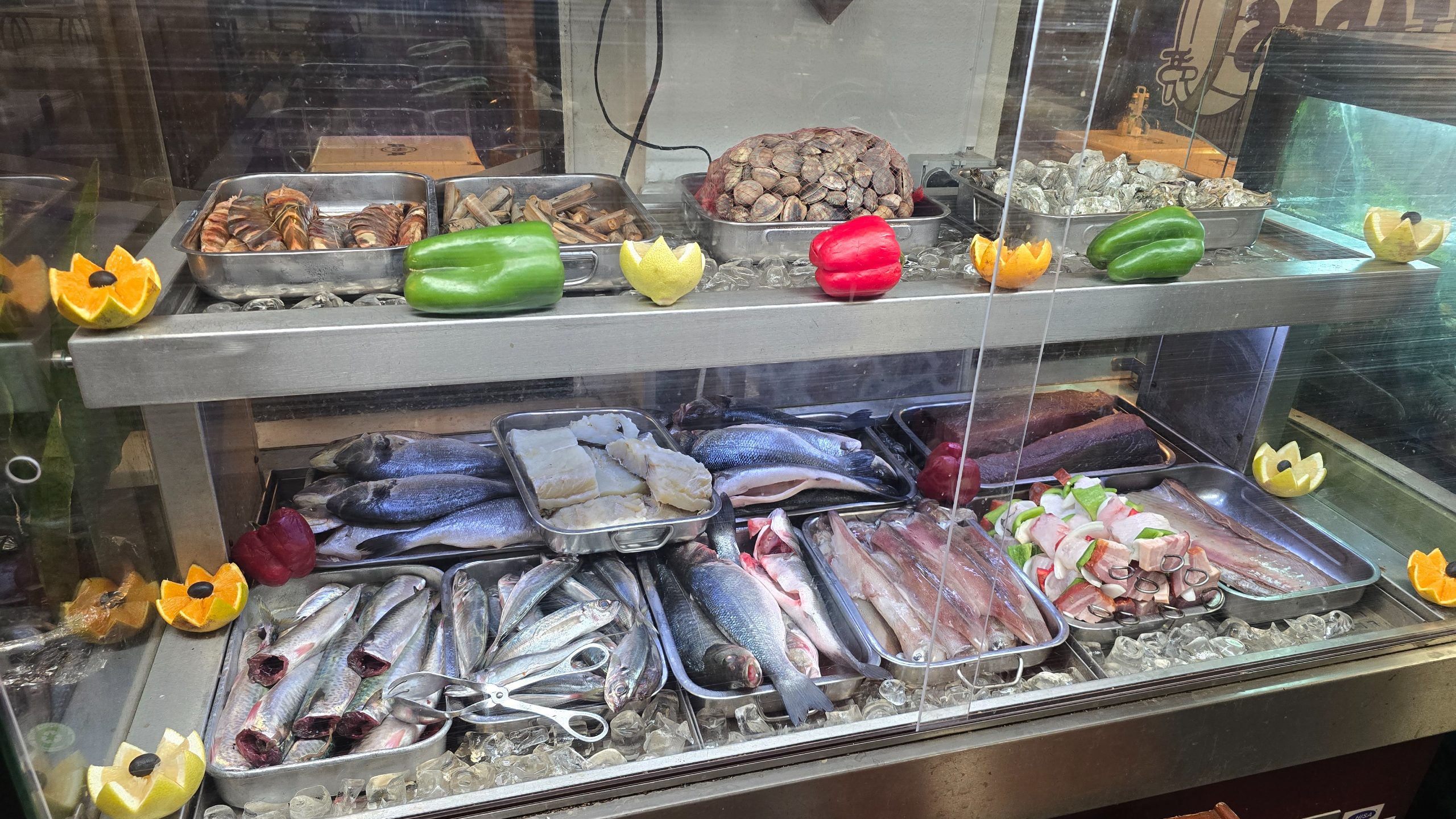 Jantando bem no Tapas em Monte Gordo
